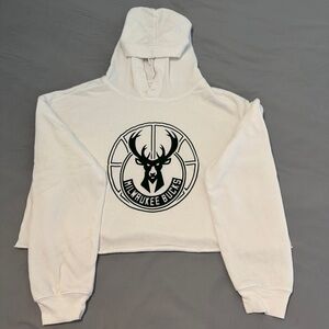 Milwaukee Bucks Cropped Hoodie 🦌